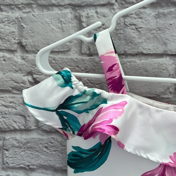 Girls floral pink and white dressy dress - Picture 3 of 8